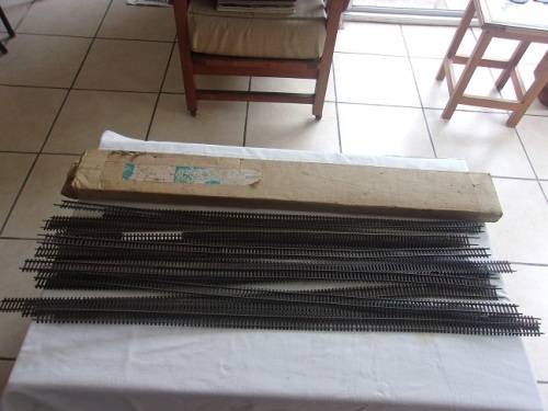 Box of 30 PECO Streamline HO gauge tracks - 914mm long