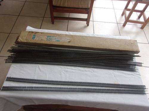 Box of 30 PECO Streamline HO gauge tracks - 914mm long
