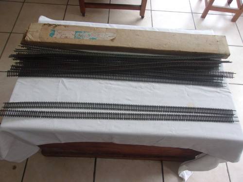 Box of 30 PECO Streamline HO gauge tracks - 914mm long