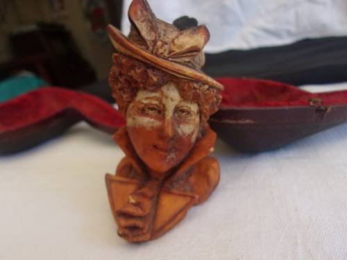 Victorian lady`s head Meerschaum pipe in case - no stem