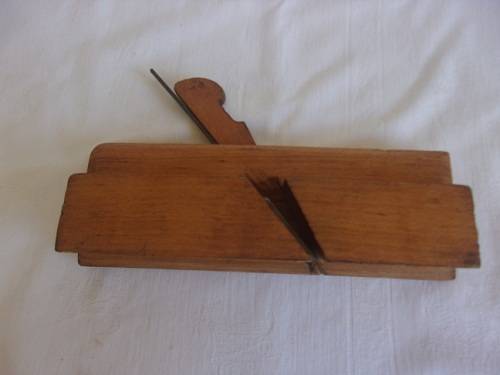 2 Antique wooden spokeshave & 2 edging planes for 1 bid