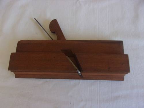 2 Antique wooden spokeshave & 2 edging planes for 1 bid