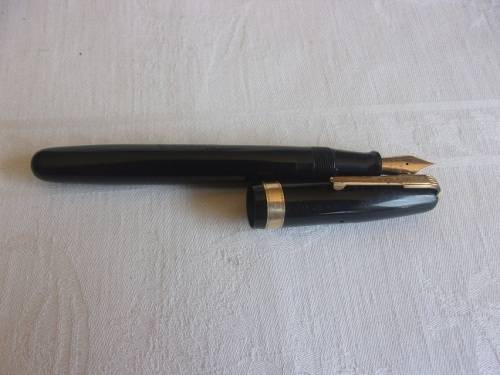 Vintage Waterman`s 515 fountain pen with 14k gold nib - untested