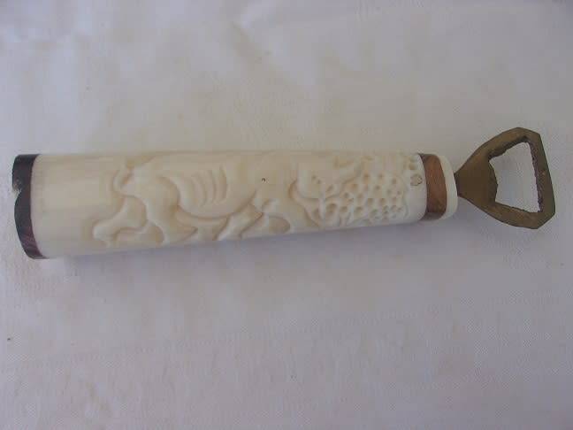 Vintage Gaskell & Chambers Quarter Gill Optic Pearl, scrimshaw and hunting dog head bottle openers