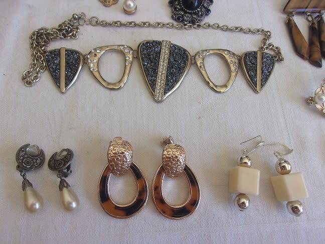 Large lot of vintage costume jewellery in a jewellery box