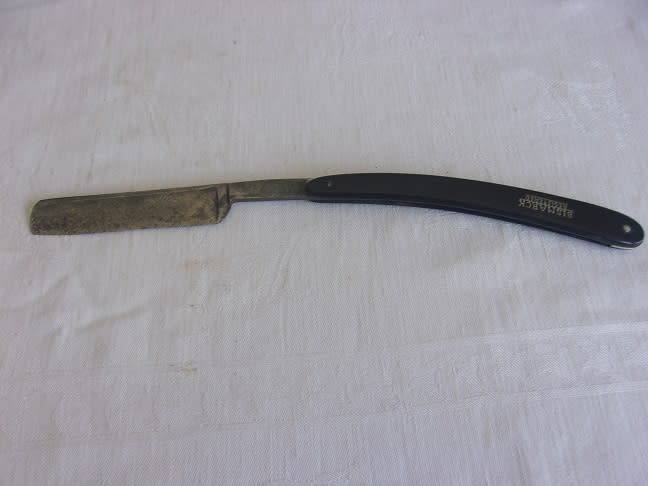 Collection of 5 antique/ vintage straight (cut throat) razors for 1 bid