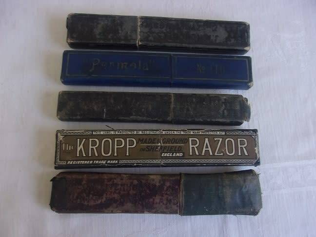 Collection of 5 antique/ vintage straight (cut throat) razors for 1 bid