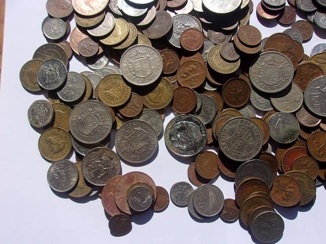 1,3 kilogram lot of world coins for 1 bid