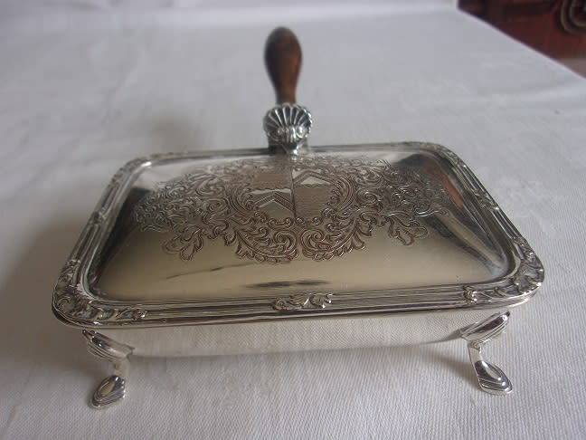 Vintage silver plated silent butler crumb box