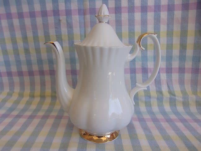 Vintage 28 piece Royal Albert Val D`or coffee set - discontinued