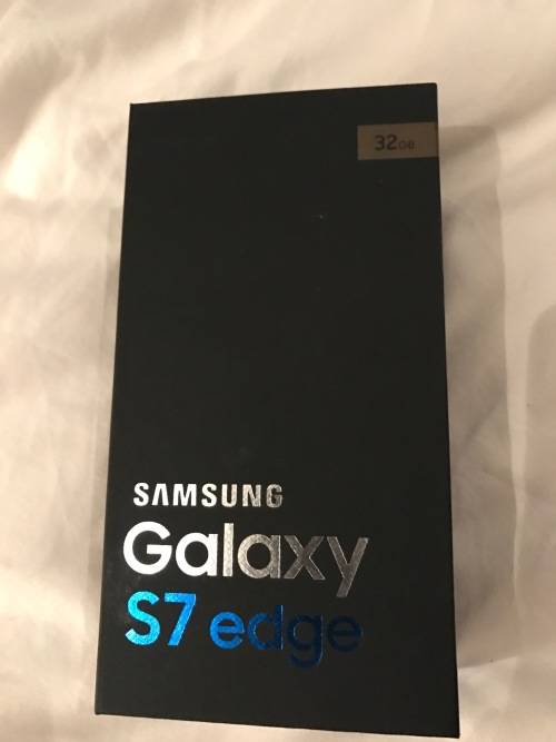 SAMSUNG GALAXY S7 EDGE & SAMSUNG HIGH SPEED WIRELESS CHARGING PAD WITH FREE GEAR VR