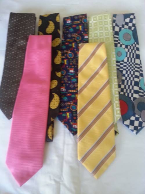 7 X VINTAGE MEN'S TIE'S -  2 X VERSACE -ROSSINI ETC