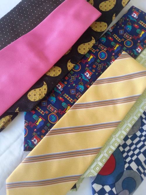 7 X VINTAGE MEN'S TIE'S -  2 X VERSACE -ROSSINI ETC