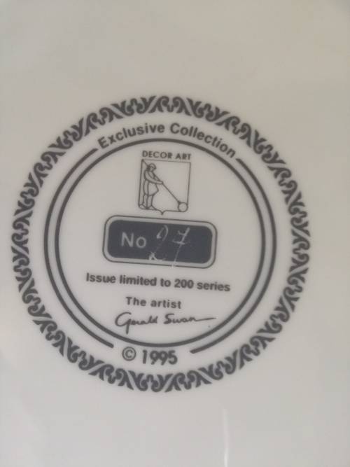LIMITED EDITION PLATE - GERALD SWAN - THE TOWN HALL