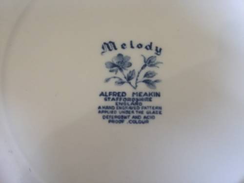 MELODY - ALFRED MEAKIN - BLUE DECORATIVE PLATE - 23 CM