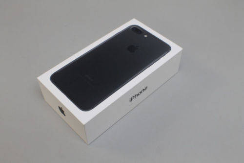 Apple I Phone 7 32 GB Black very closed to brand New