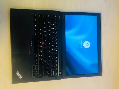 Lenovo ThinkPad X260  Core i7-6500U 2.59GHz 8GB Ram  256GB SSD  13,3` HD Graphics 520  2xBattery