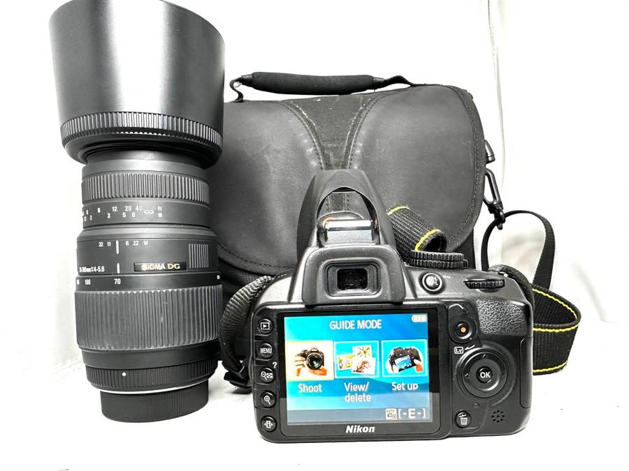 NIKON D3100 with 2 lens and accessories Excellent condition as new