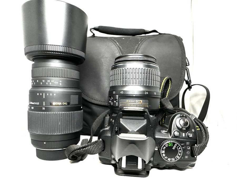 NIKON D3100 with 2 lens and accessories Excellent condition as new