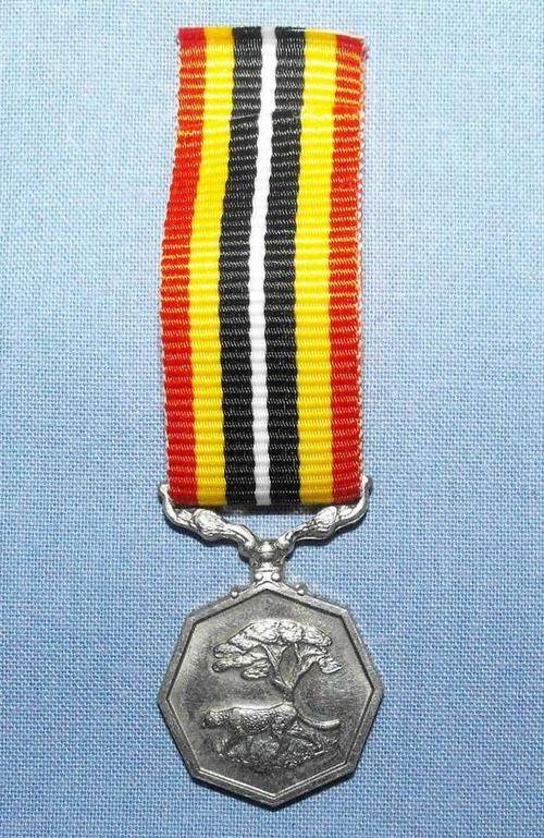 SADF SOUTHERN AFRICA CROSS BORDER OPERATIONS MINIATURE MEDAL