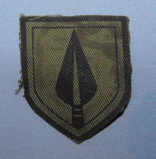 RHODESIA PFUMO RE VAHNU CLOTH TYPE CAP BADGE