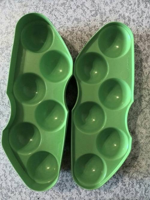 Tupperware Egg Storer/Keeper/Carrier-Rare Find-Ideal for Party or Camping
