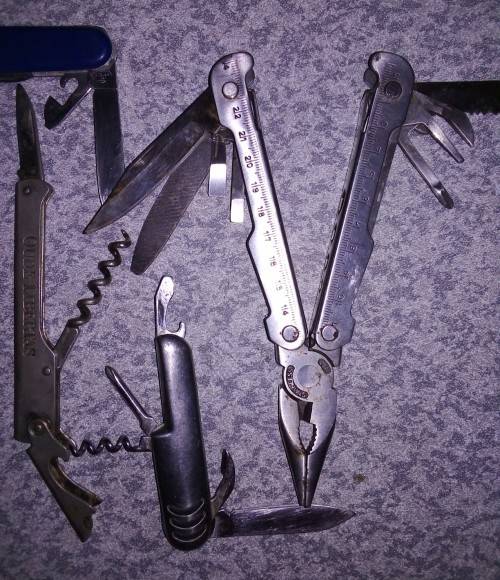 Pen Knives 14 plus Kraft Tool plus Panga Leather sheathes.