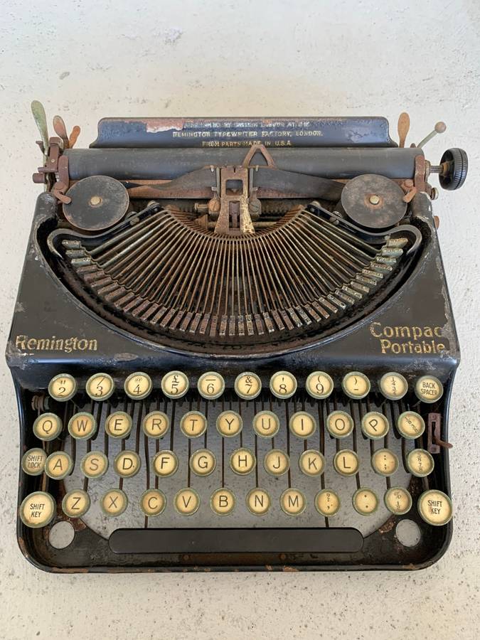 Remington Compact Portable Typewriter