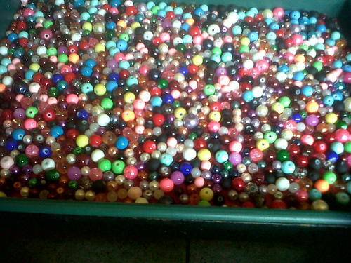 800  glassbeads(new stock)..assorted in 6-10mm