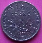 Small collection of coins of France.See photographs and description below.