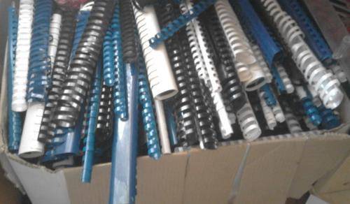 Big box of ring binders --- diffirent sizes!!!!!!!!!!!!