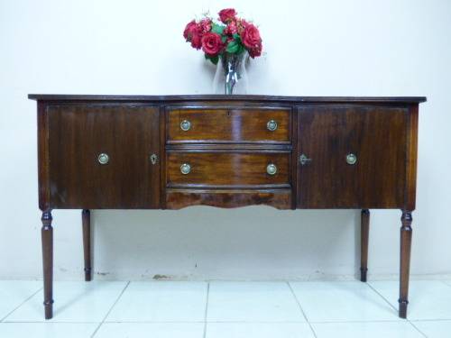 A STUNNING WOODEN SIDE SERVER WITH 2 DRAWERS AND CUPBOARDS FOR STORAGE SPACE!!