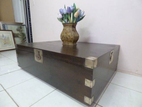 A GORGEOUS LARGE SOLID IMBUIA & BRASS CENTRE COFFEE TABLE WITH HUGE STORAGE SPACE INSIDE! STUNNING!!