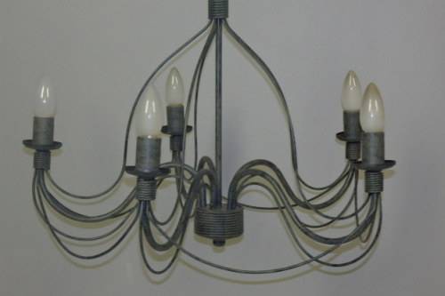 A GORGEOUS 5-ARM WROUGHT IRON CEILING CHANDELIER WITH CANDLE LIGHT FITTINGS IN GREAT CONDITION