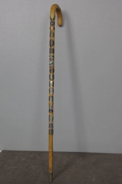 AN AWESOME GERMAN MADE VINTAGE WALKING STICK WITH MOUNTAIN RESORT BADGES FROM GERMANY & AUSTRIA