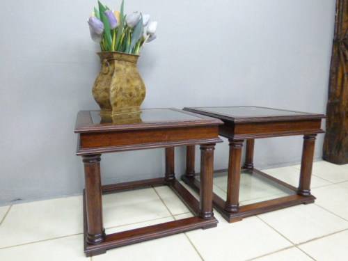 2 SUPERB, STYLISH GLASS TOP MAHOGANY SIDE TABLES, STUNNING IN YOUR FORMAL AREAS!!Bid/table