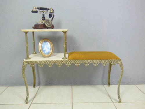 A SUPERB VINTAGE QUEEN ANNE STYLE SOLID BRASS & MARBLE TELEPHONE TABLE IN GREAT CONDITION!!