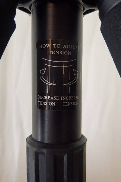A FANTASTIC CANON CAMERA TRIPOD WITH 3-LEVEL HEIGHT ADJUSTMENT, CAMERA TILT & CAMERA QUICK RELEASE