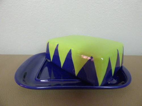 A FUNKY "HAND PAINTED" CERAMIC BUTTER DISH. AMAZING COLOURS TO BRIGHTEN UP YOUR SUMMER TABLE!!!