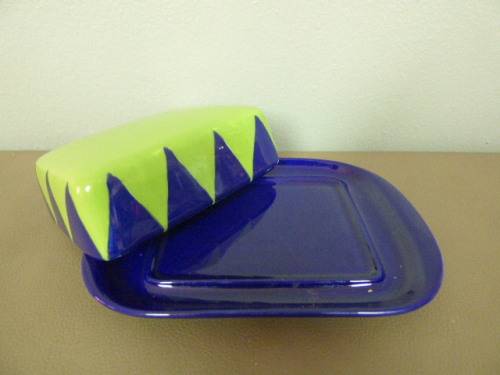 A FUNKY "HAND PAINTED" CERAMIC BUTTER DISH. AMAZING COLOURS TO BRIGHTEN UP YOUR SUMMER TABLE!!!