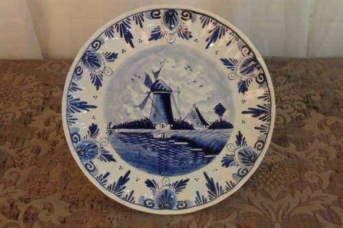 AN AWESOME DUTCH DELFT "BLUE" COLLECTIBLE HAND PAINTED BLUE AND WHITE PORCELAIN PLATE