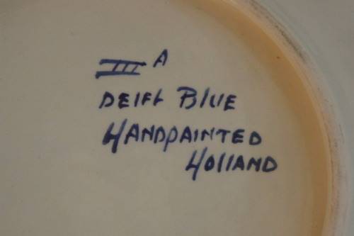 AN AWESOME DUTCH DELFT "BLUE" COLLECTIBLE HAND PAINTED BLUE AND WHITE PORCELAIN PLATE