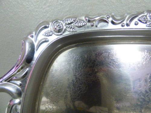 A GORGEOUS SILVER PLATED TRAY WITH BEAUTIFUL STYLED DETAILING IN WONDERFUL CONDITION