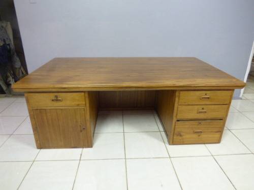 A STUNNING LARGE VINTAGE TEAK EXECUTIVE DESK w 4 DRAWERS & A CUPBOARD. STUNNING CHARACTER & CHARM!