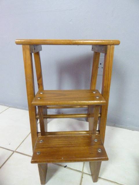 A VERY HANDY VINTAGE WOODEN 3 STEP LADDER, GREAT FOR THOSE HARD TO REACH PLACES!!
