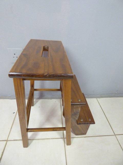 A VERY HANDY VINTAGE WOODEN 3 STEP LADDER, GREAT FOR THOSE HARD TO REACH PLACES!!
