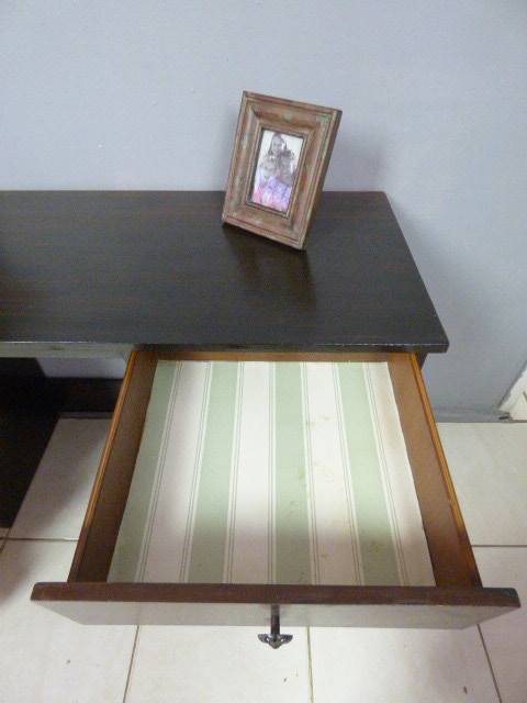 A LOVELY WOOD DRESSING TABLE w 8 DRAWERS & CUPBOARD. PERFECT TO PAINT!!