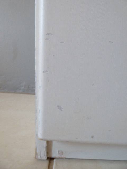 ALOVELY MATCHING PAIR OF BEDSIDE PEDESTALS, GREAT FOR HOLIDAY HOMES!Bid/ped