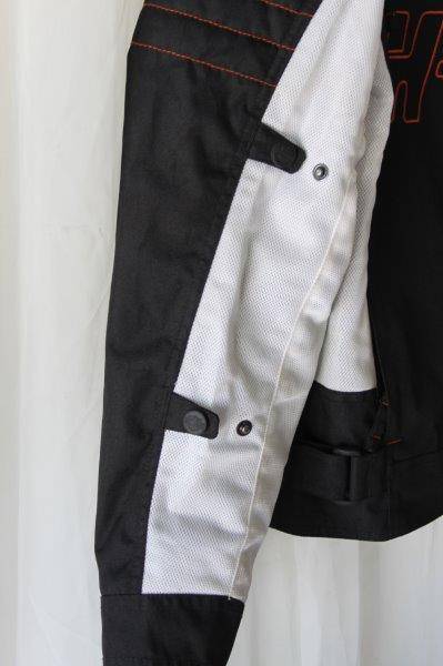 A SPECTACULAR ORIGINAL HARLEY DAVIDSON GENTS SIZE LARGE BIKE JACKET IN SUPERB CONDITION