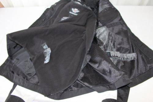 A SPECTACULAR ORIGINAL HARLEY DAVIDSON GENTS SIZE LARGE BIKE JACKET IN SUPERB CONDITION